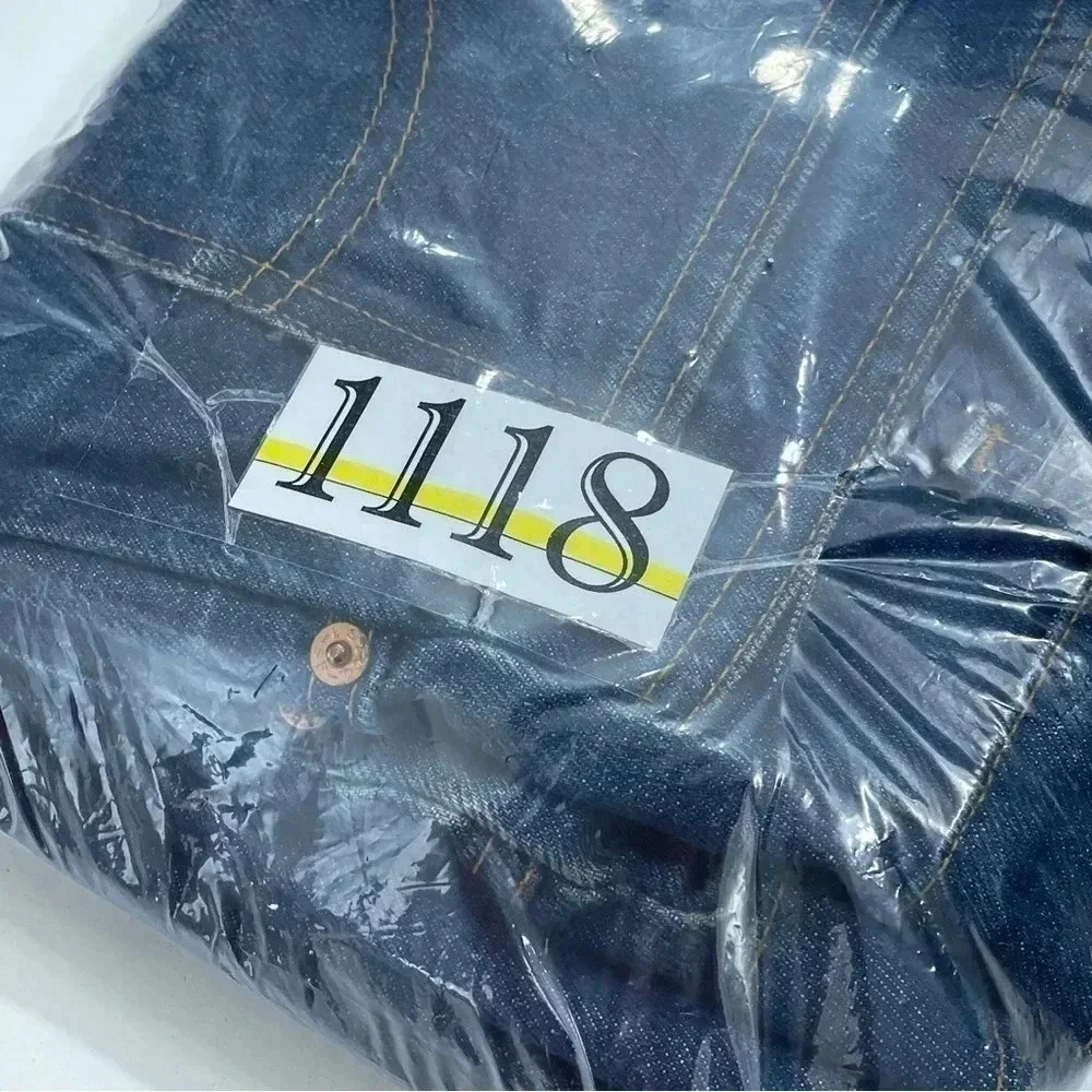 Levis *few small